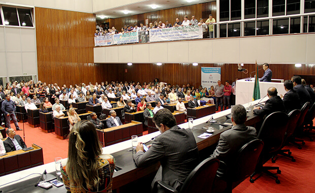 Marcos Pereira discursa para mais de 500 pessoas na Assembleia de Minas: posse