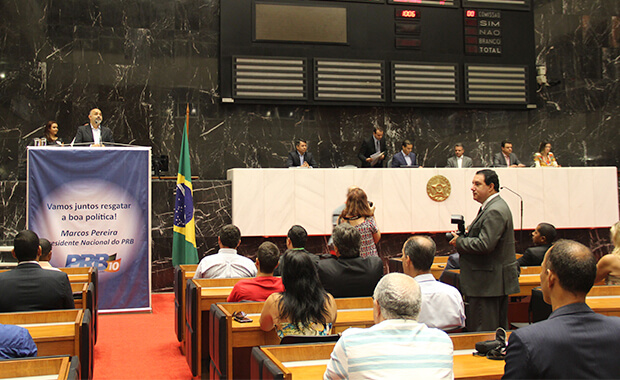 Ministro Hilton defende que política seja um grande fórum de discussão no País