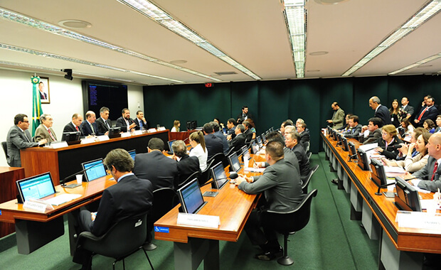 Comissão Especial tem 40 sessões para apresentar relatório: impasse