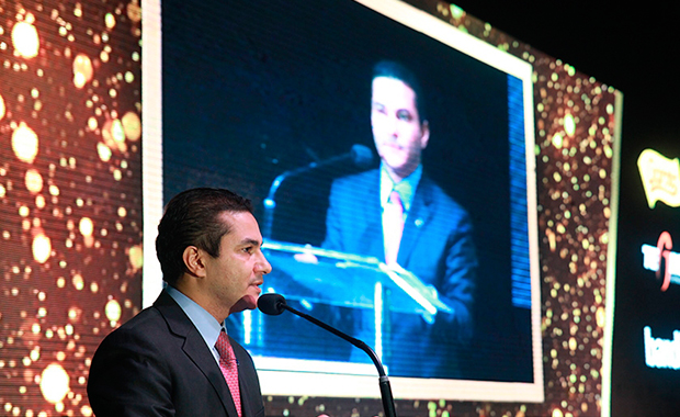 Marcos Pereira discursa em evento para empresários