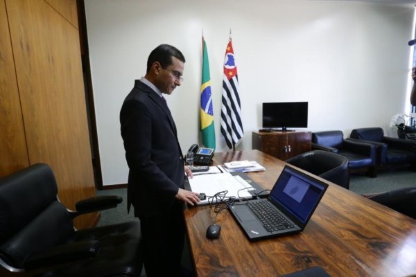 Marcos Pereira protocola projeto de lei para reformular o seguro-desemprego.