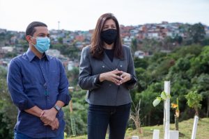 Deputado Marcos Pereira e prefeita Renata Sene visitam obras no Buraco do Calado