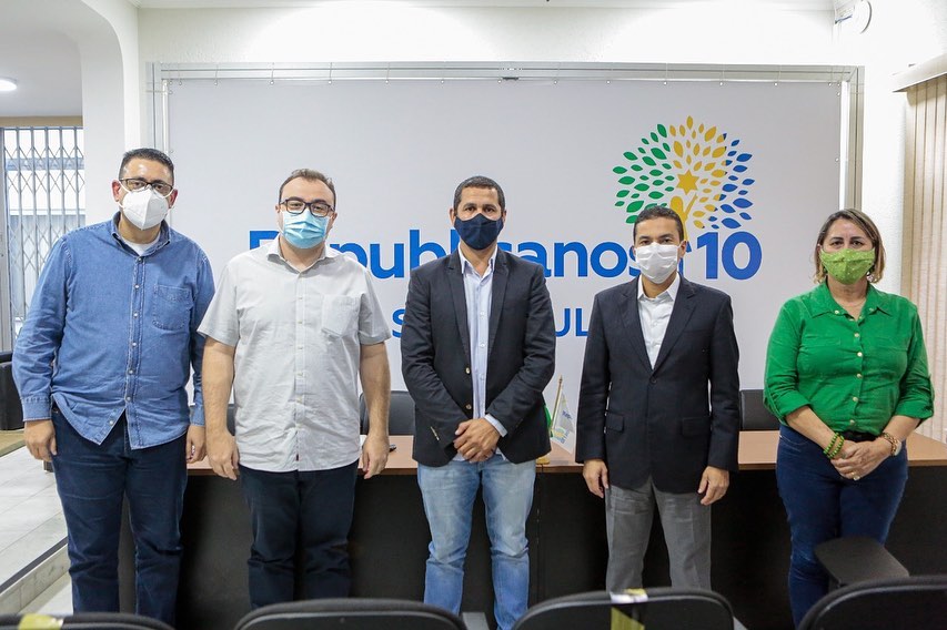 Deputado Marcos Pereira se reúne com a coordenadora regional Silvana Floriano, e o vereador de Itararé Selmo Floriano