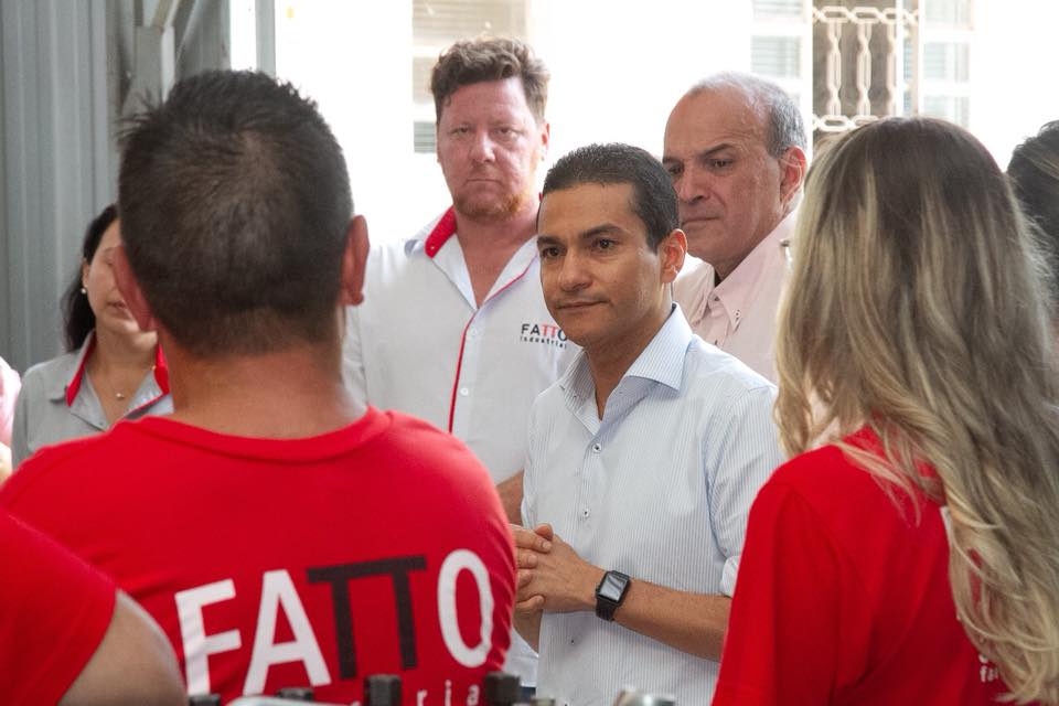 Marcos Pereira conversa com empresários e operários em Mogi Guaçu